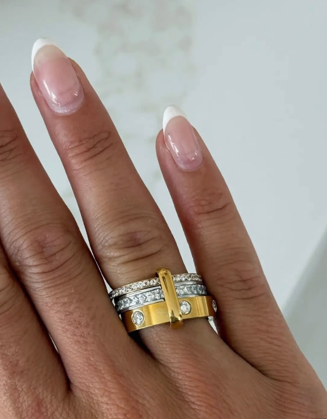 The Lucy Ring (Prerder)